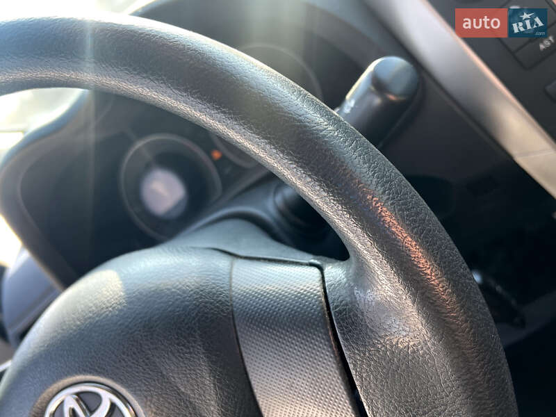 Седан Toyota Corolla 2009 в Козельщине