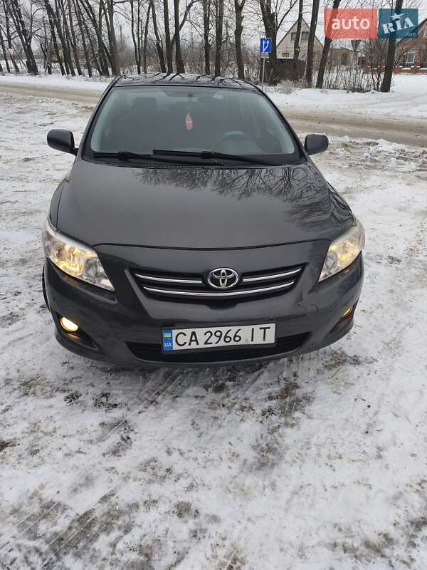 Седан Toyota Corolla 2007 в Гайсине
