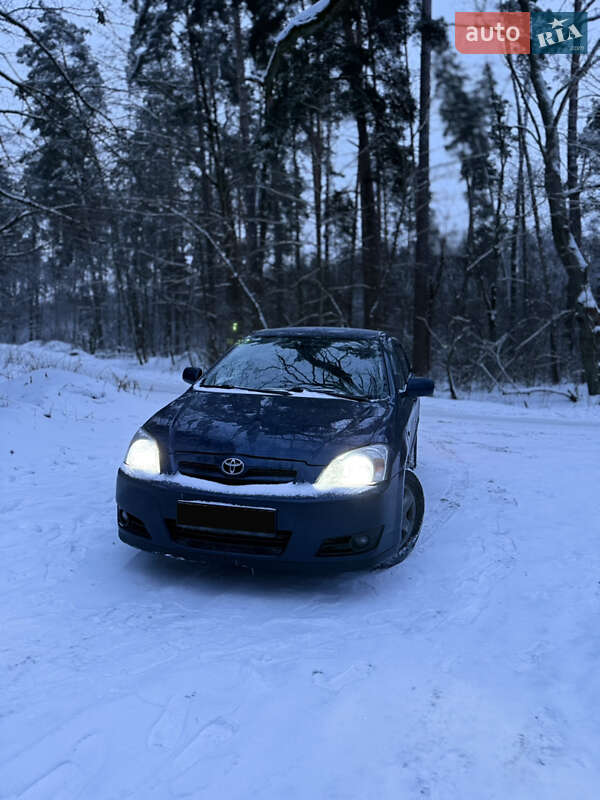 Хетчбек Toyota Corolla 2005 в Гатне