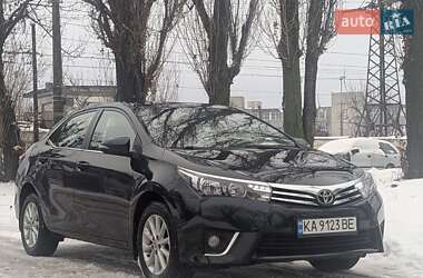 Седан Toyota Corolla 2013 в Киеве