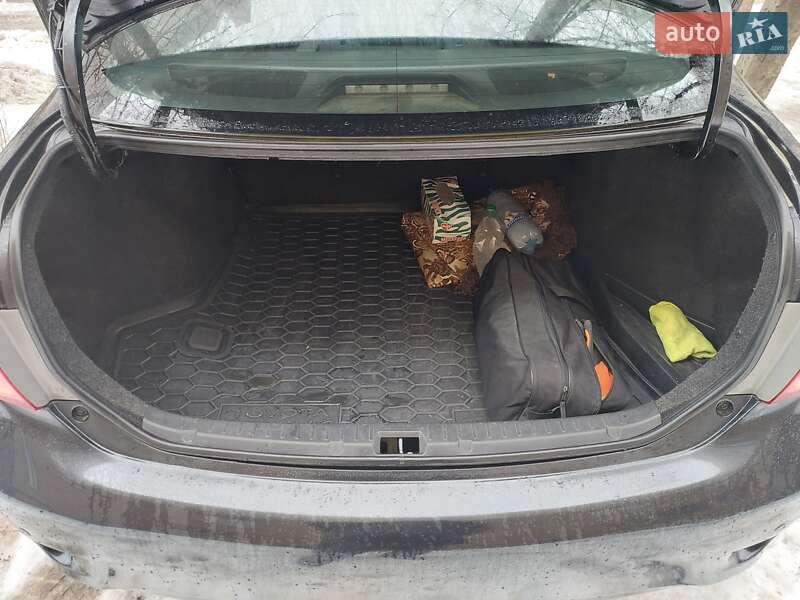 Седан Toyota Corolla 2008 в Черновцах