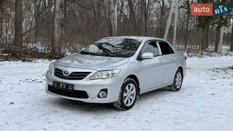 Седан Toyota Corolla 2012 в Желтых Водах