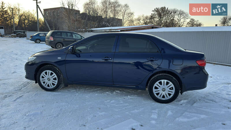 Седан Toyota Corolla 2008 в Кременчуге