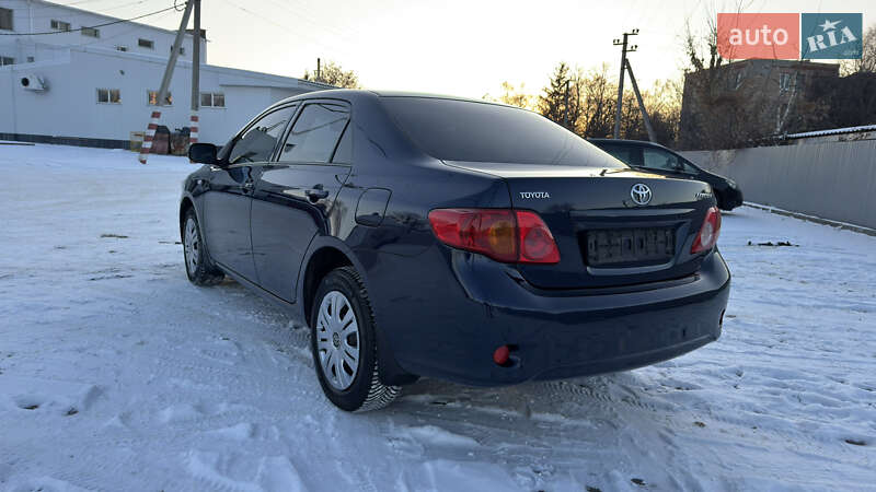 Седан Toyota Corolla 2008 в Кременчуге