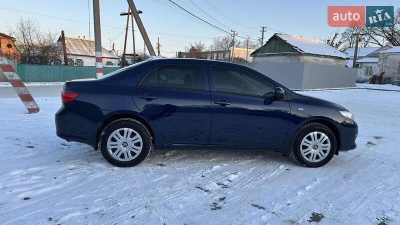 Седан Toyota Corolla 2008 в Кременчуге