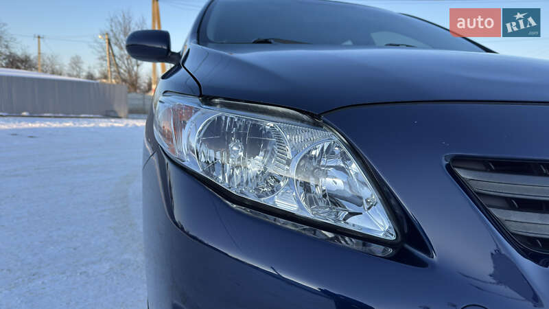 Седан Toyota Corolla 2008 в Кременчуге