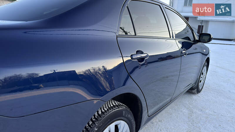 Седан Toyota Corolla 2008 в Кременчуге
