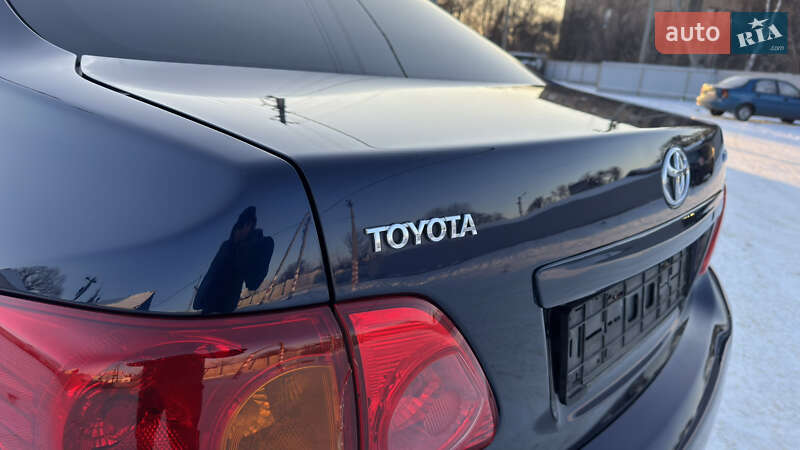 Седан Toyota Corolla 2008 в Кременчуге