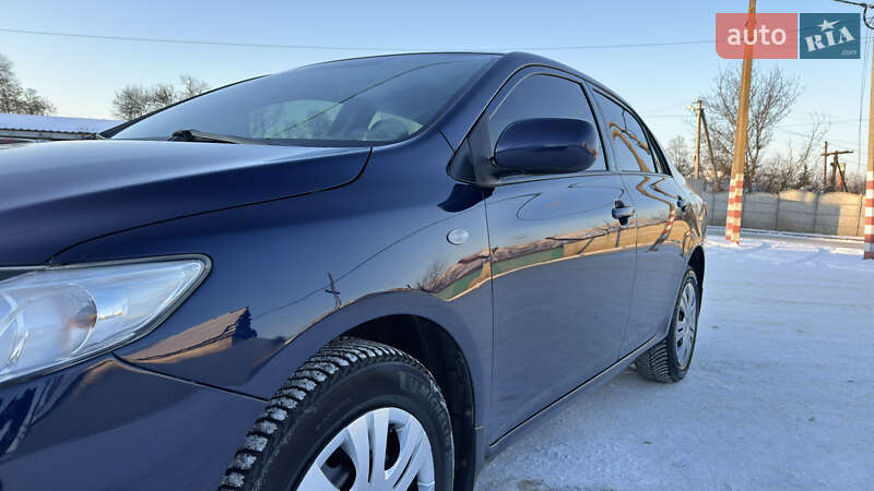 Седан Toyota Corolla 2008 в Кременчуге