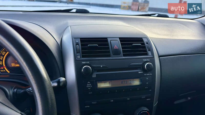 Седан Toyota Corolla 2008 в Кременчуге