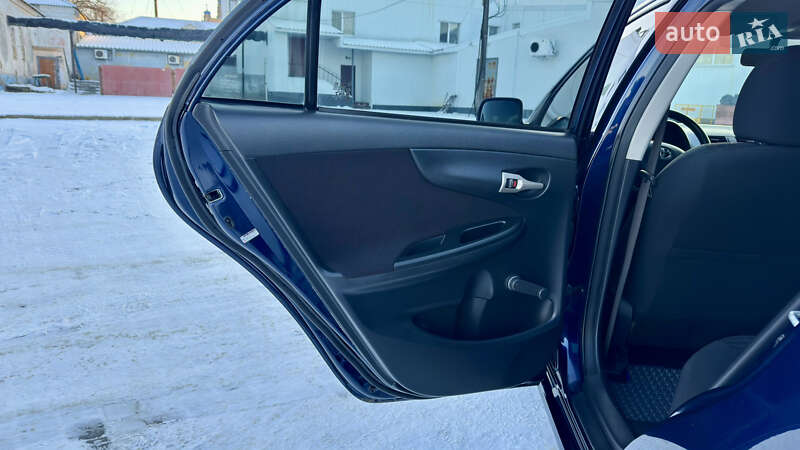 Седан Toyota Corolla 2008 в Кременчуге