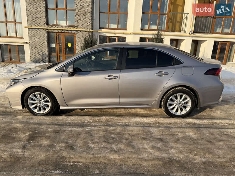 Седан Toyota Corolla 2019 в Буче