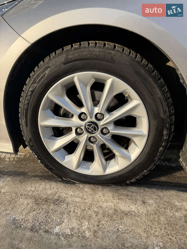 Седан Toyota Corolla 2019 в Буче