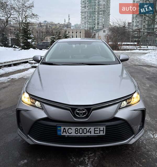 Седан Toyota Corolla 2020 в Киеве