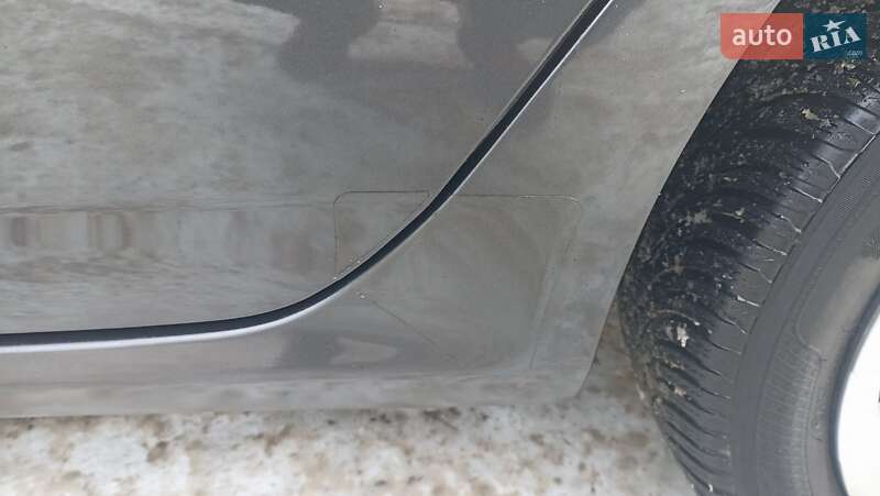 Седан Toyota Corolla 2012 в Зміїві