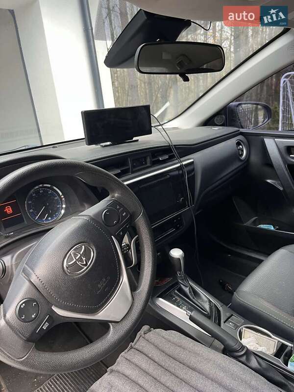 Седан Toyota Corolla 2018 в Полтаве