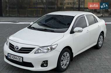 Седан Toyota Corolla 2011 в Днепре
