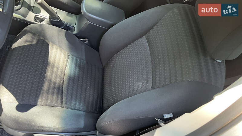 Седан Toyota Corolla 2010 в Чернухах