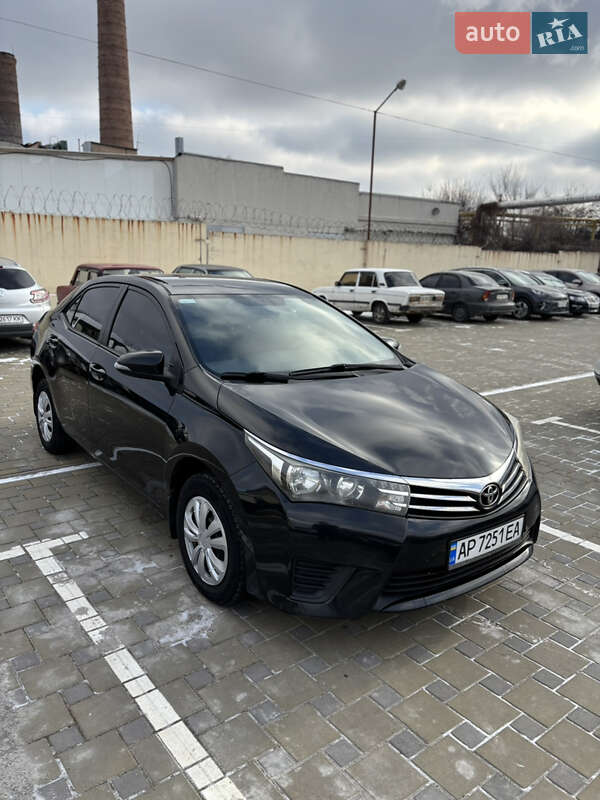 Седан Toyota Corolla 2016 в Запорожье