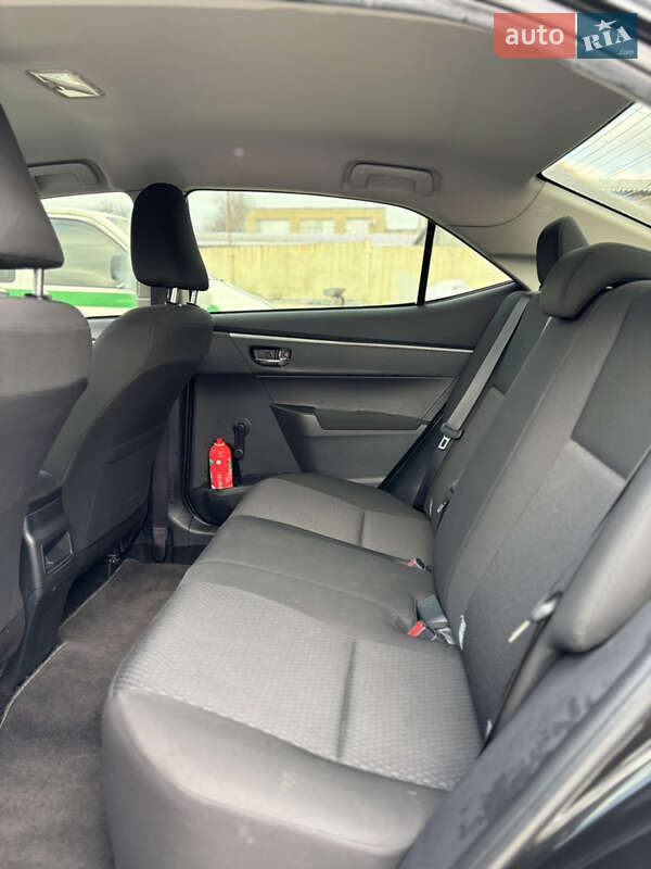 Седан Toyota Corolla 2016 в Запорожье