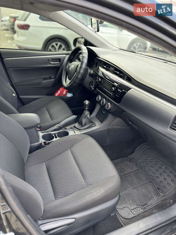 Седан Toyota Corolla 2016 в Запорожье