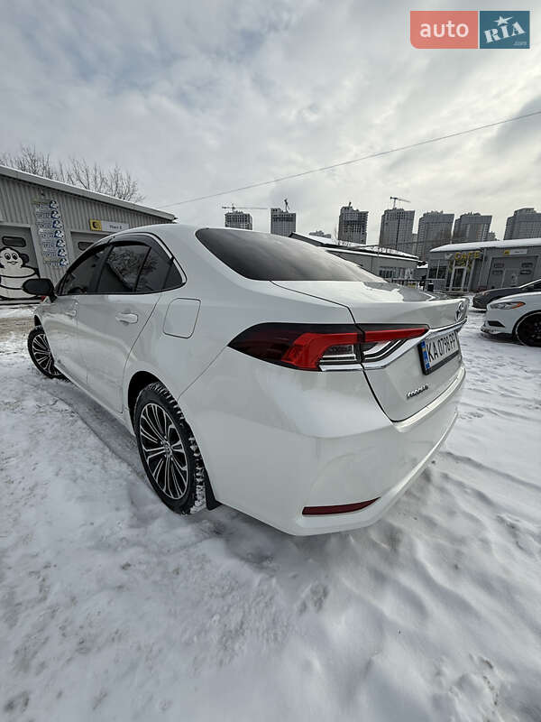 Седан Toyota Corolla 2020 в Киеве