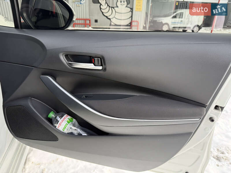 Седан Toyota Corolla 2020 в Киеве