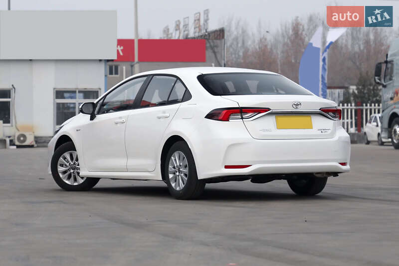 Седан Toyota Corolla 2025 в Киеве