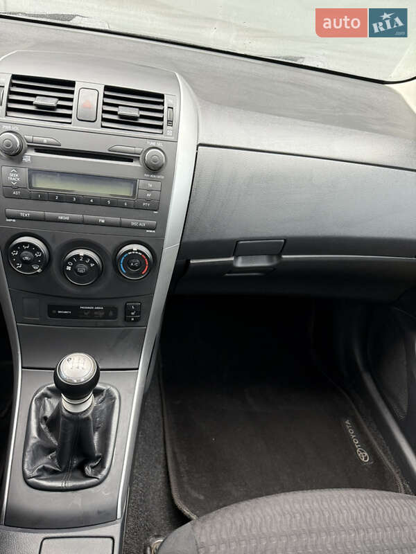 Седан Toyota Corolla 2012 в Львове фото 62 Седан Toyota Corolla 2012 в Львове