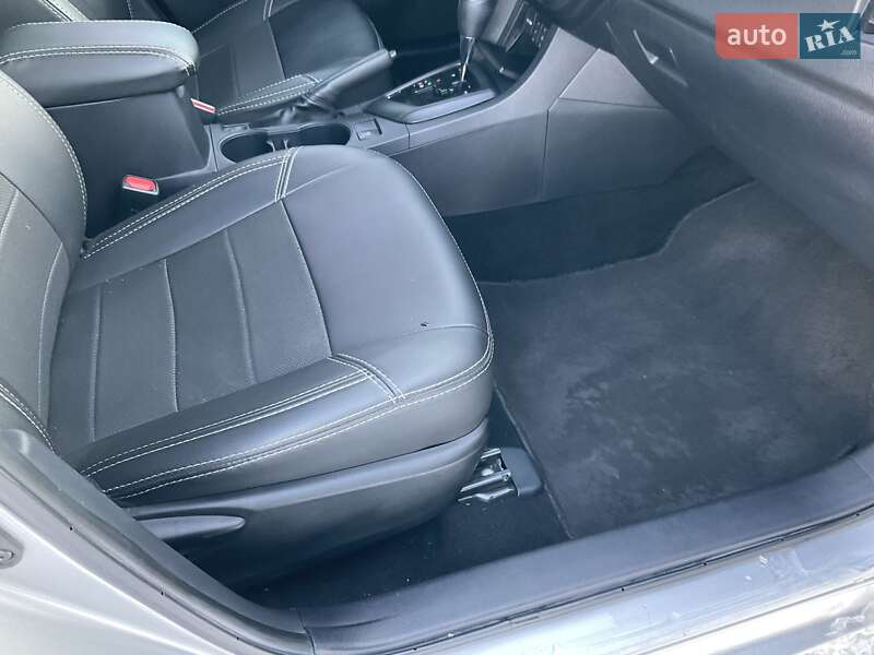 Седан Toyota Corolla 2016 в Киеве