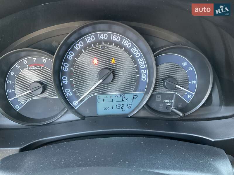 Седан Toyota Corolla 2016 в Киеве