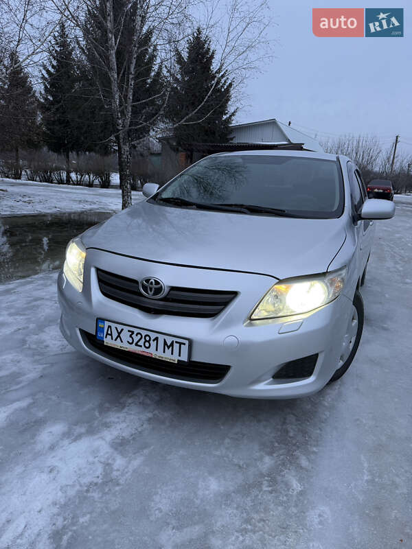 Седан Toyota Corolla 2007 в Валках