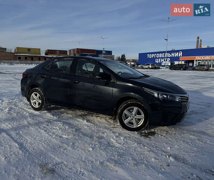 Седан Toyota Corolla 2013 в Тернополе