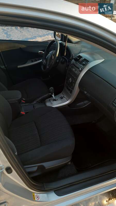 Седан Toyota Corolla 2008 в Києві