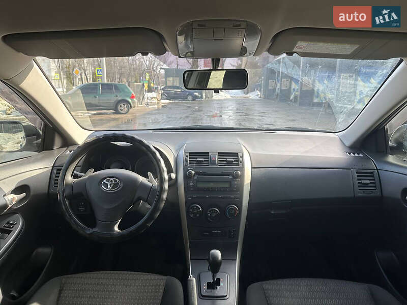 Седан Toyota Corolla 2008 в Тернополе