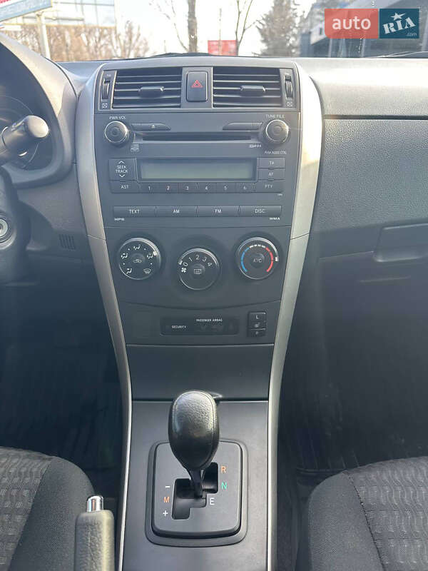 Седан Toyota Corolla 2008 в Тернополе