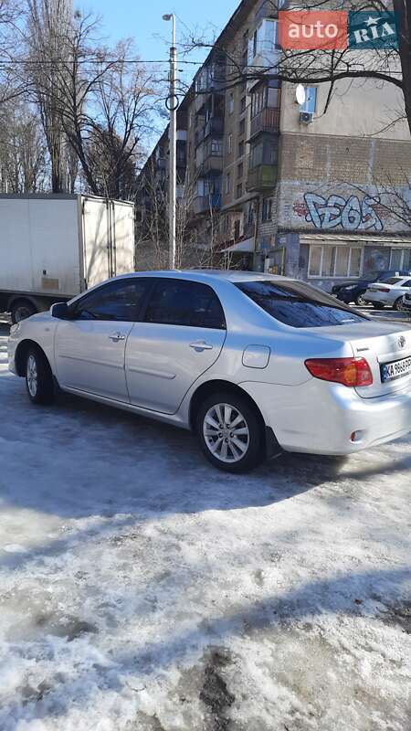 Седан Toyota Corolla 2008 в Києві