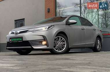Седан Toyota Corolla 2017 в Киеве
