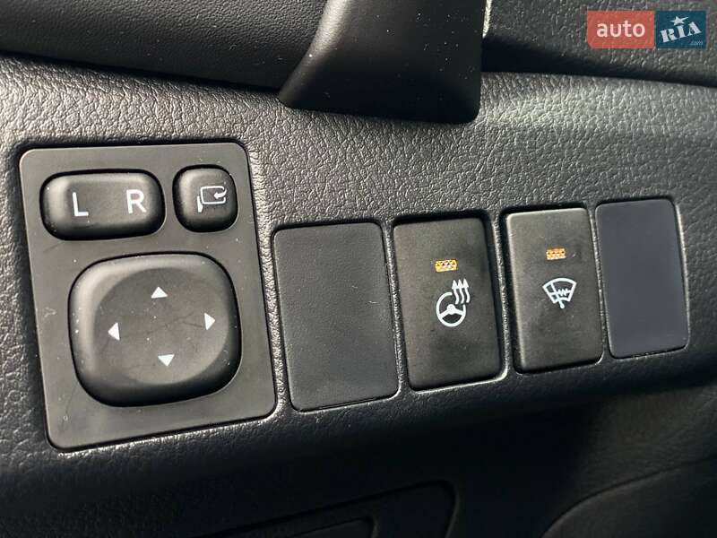 Седан Toyota Corolla 2017 в Киеве фото 29 Седан Toyota Corolla 2017 в Киеве