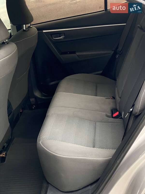 Седан Toyota Corolla 2017 в Киеве фото 47 Седан Toyota Corolla 2017 в Киеве