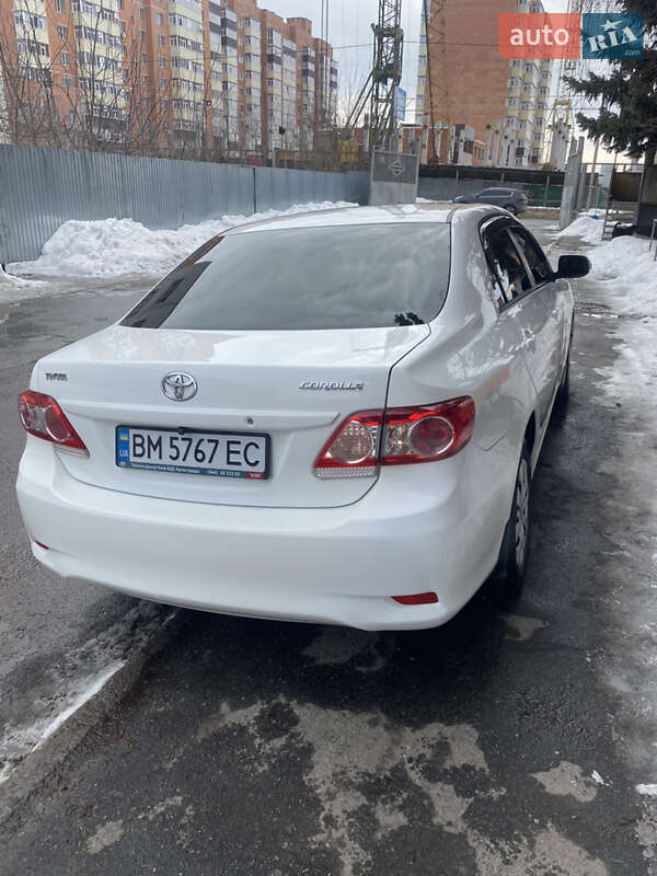 Седан Toyota Corolla 2011 в Сумах
