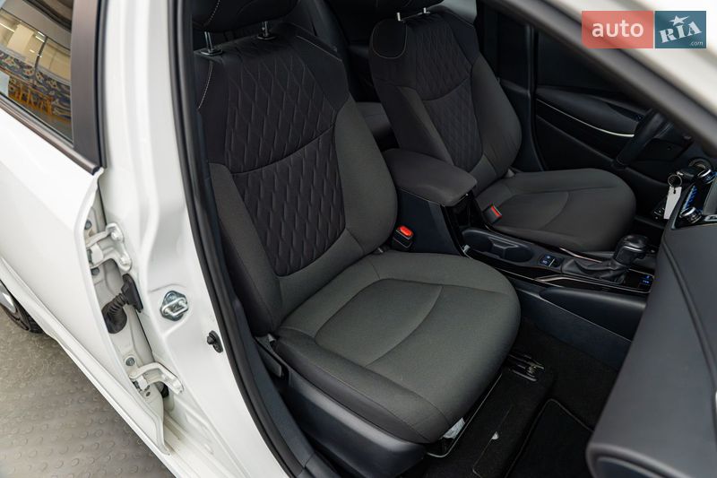 Седан Toyota Corolla 2020 в Киеве