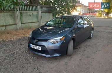 Седан Toyota Corolla 2015 в Роздільній
