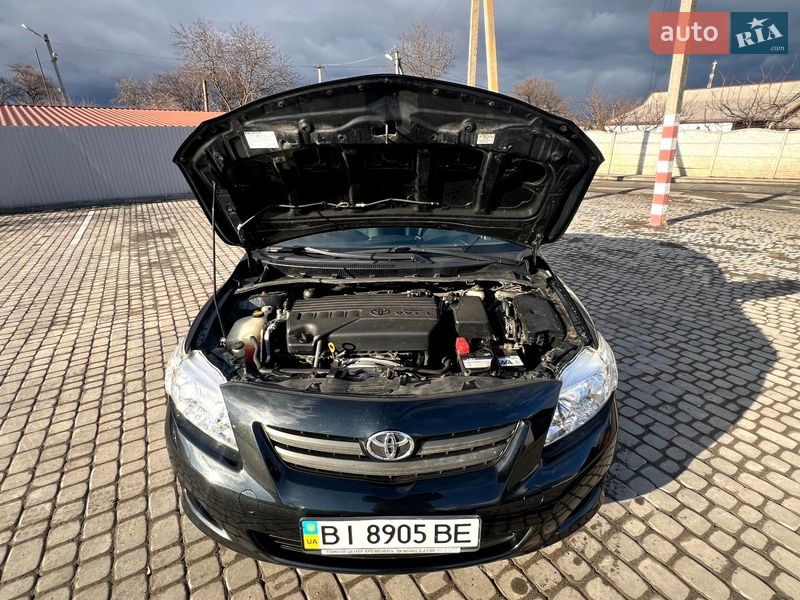 Седан Toyota Corolla 2009 в Кременчуге