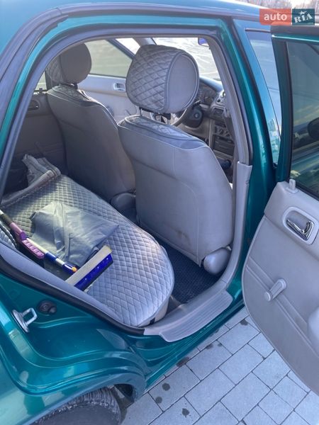 Седан Toyota Corolla 2000 в Умани