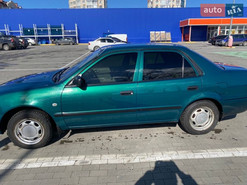 Седан Toyota Corolla 2000 в Умани
