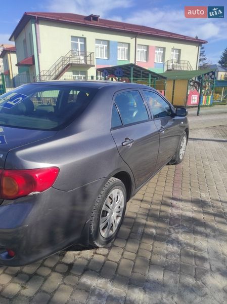 Седан Toyota Corolla 2008 в Львове