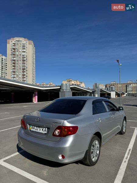 Седан Toyota Corolla 2009 в Киеве