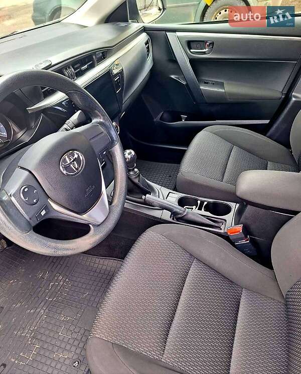 Седан Toyota Corolla 2014 в Харькове