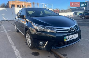 Седан Toyota Corolla 2014 в Киеве